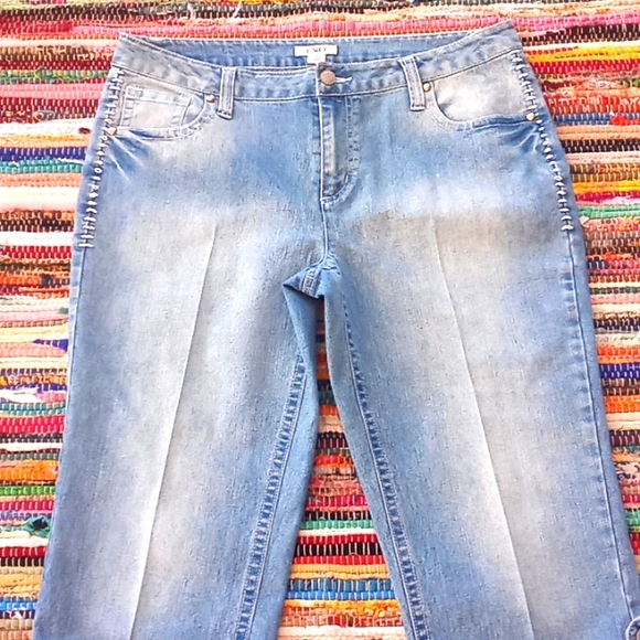 Cato Jeans  Embroidered Denim Capris-#1765+ - Picture 2 of 12